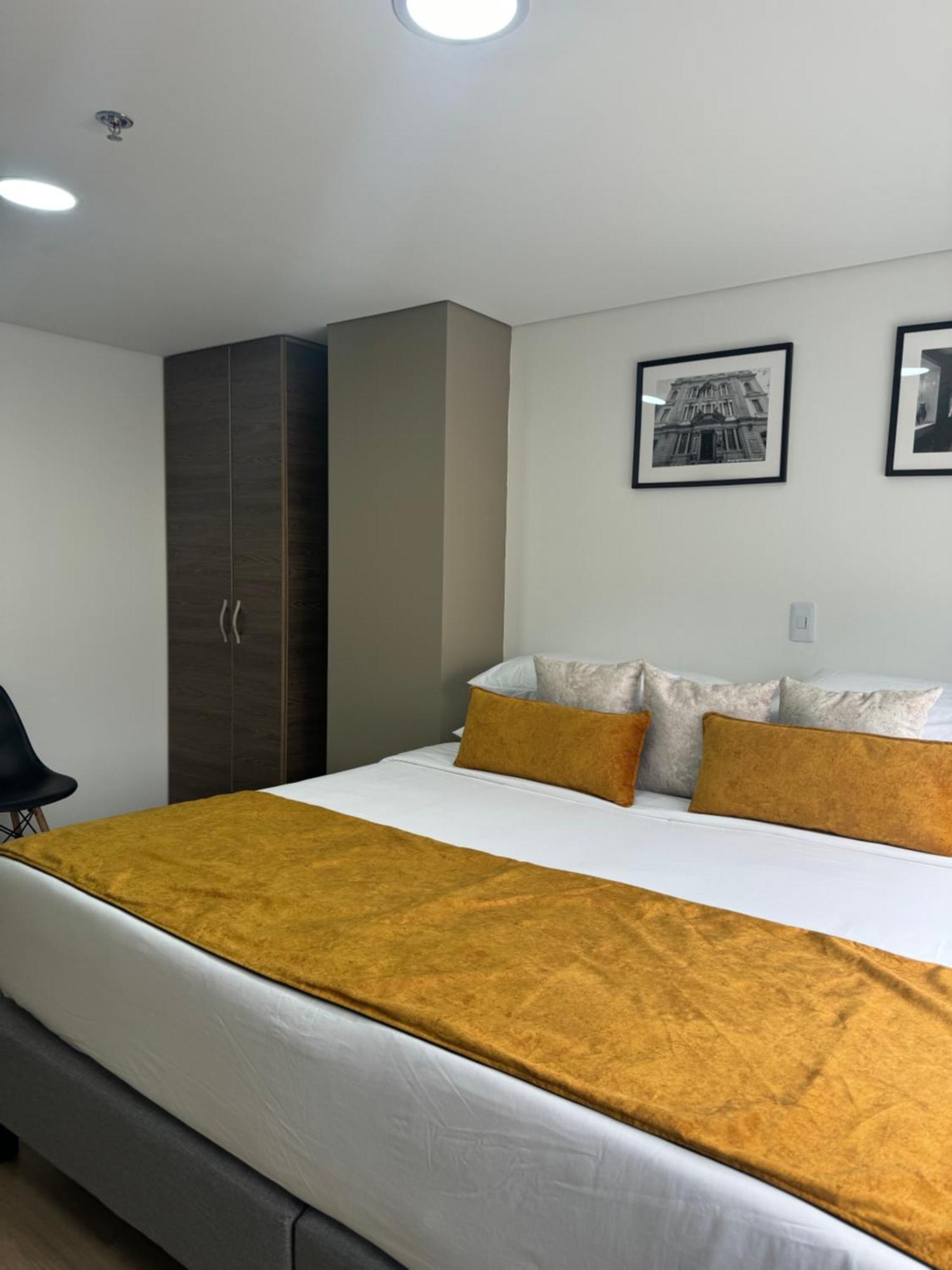 Hotel Wlh Gold Bogotá Exteriör bild
