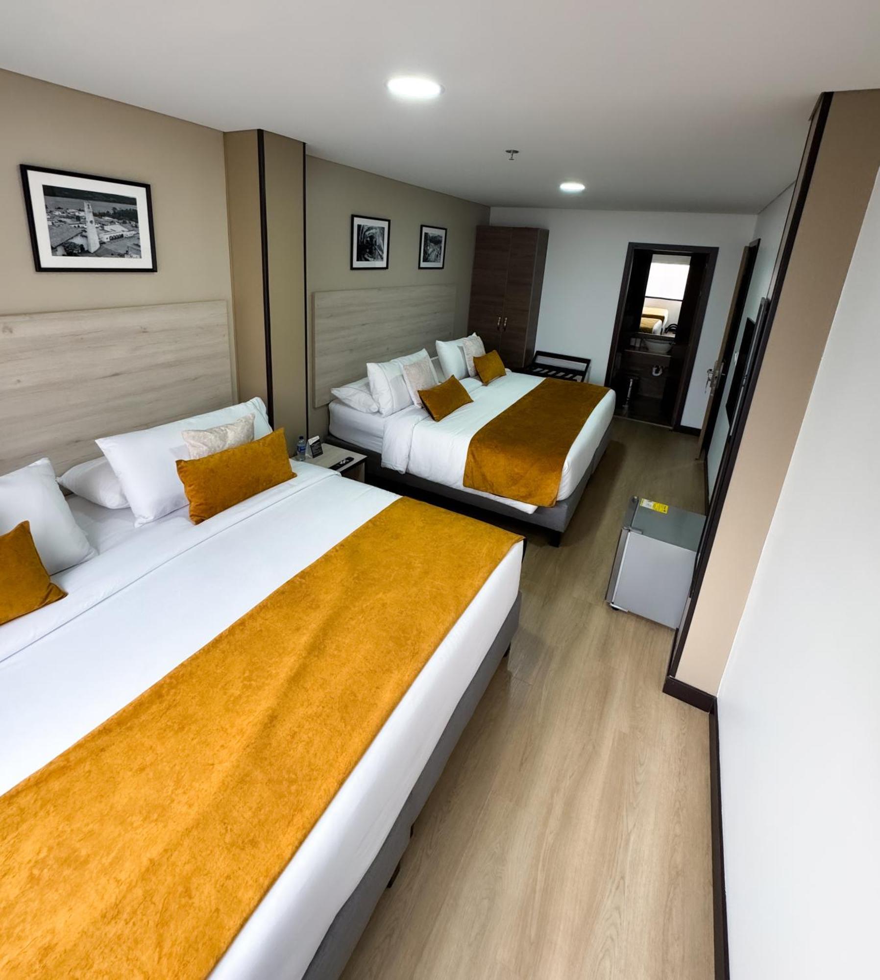 Hotel Wlh Gold Bogotá Exteriör bild